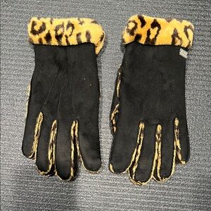 NINE & CO Black and Leopard Print Gloves